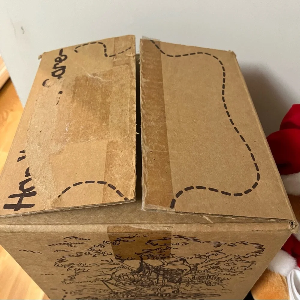Walt Disney Pooh Bear We wish you a Merry Christmas Wind up Plush with Box